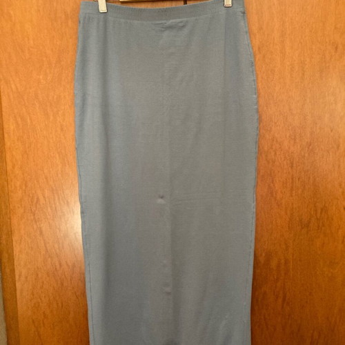 Lecomte women's elastic skirt size L blue like new