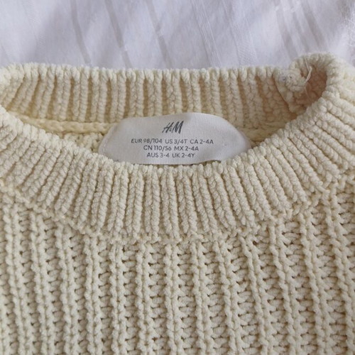 H&M sweater like new for girls 2-4 years yellow