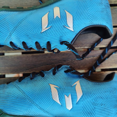 Adidas football shoes size 39.5, blue
