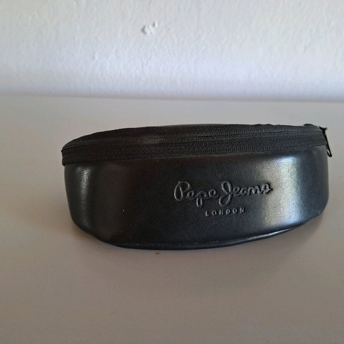 Glasses case used with cleaning cloth gift