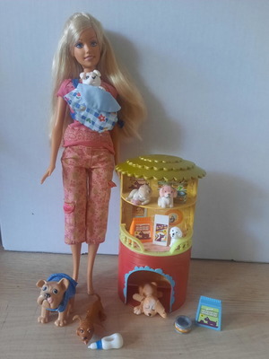 Mattel Barbie I Can Be Pet Sitter игрален комплект употребяван с кученца и аксесоари