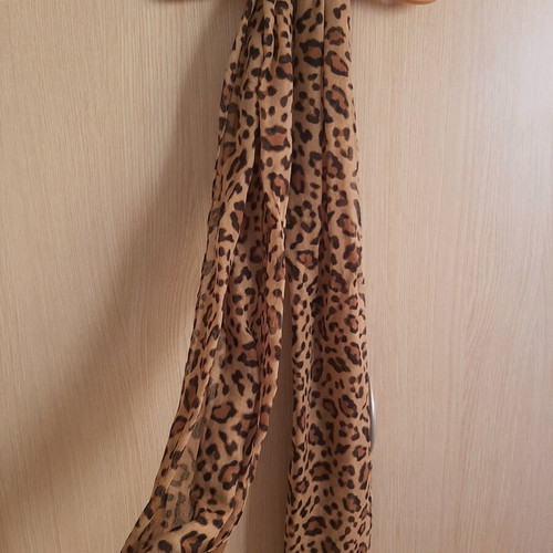 Leopard scarf like new