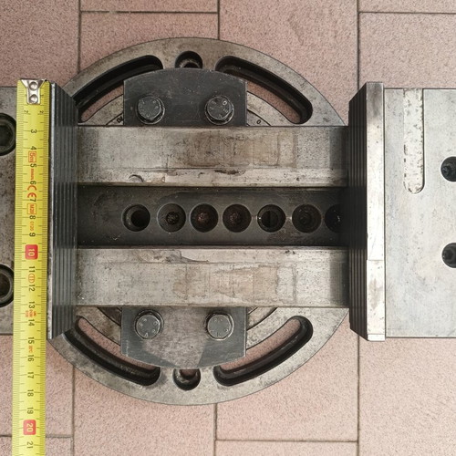 Machine Vise used with rotating base, 36kg, 150mm jaws
