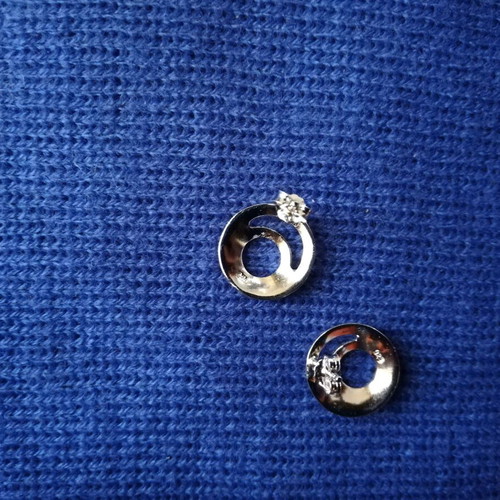 Silver 925 earrings like new, linear textured design