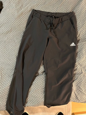 Adidas παντελόνι φόρμας σαν καινούργιο, μαύρο με διαφάνεια και φερμουάρ