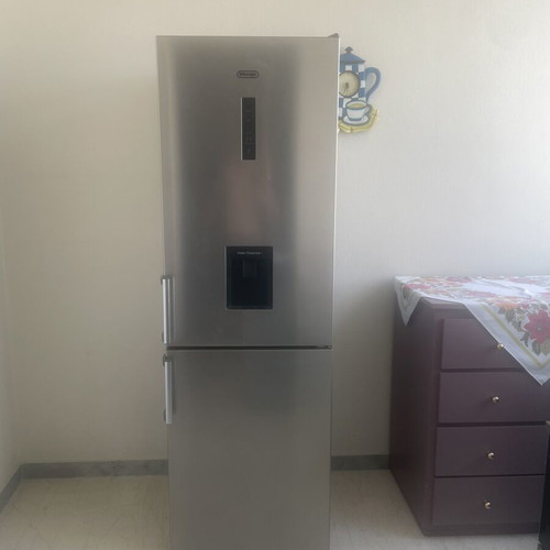 Delonghi refrigerator freezer