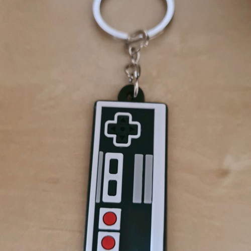 Nintendo controller keychain like new