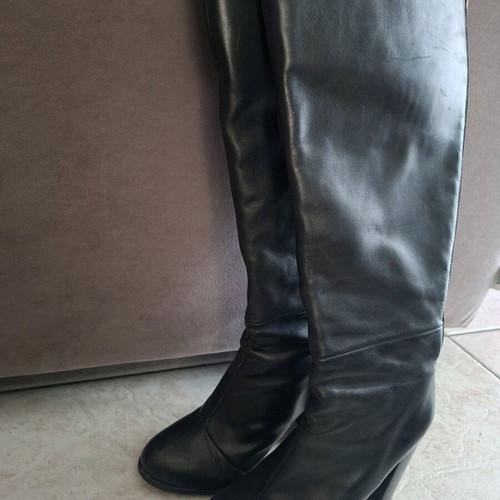 Women's black leather boots size 39 like new