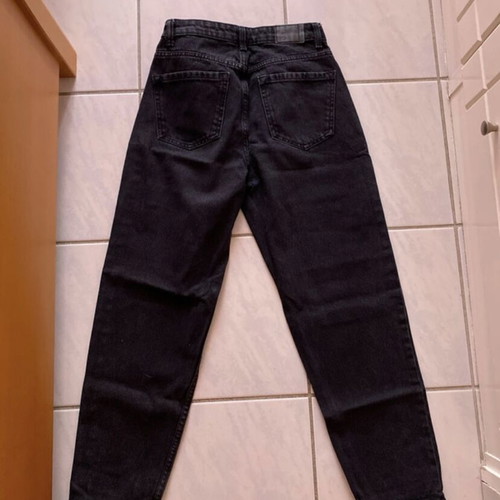 Τζιν Bershka μαύρο mom high waist αφόρετο