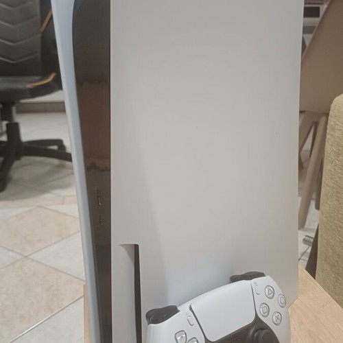 Playstation 5 y2jb like new with unlimited games and movies