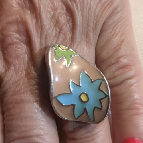 Handmade silver ring with enamel, like new, floral design