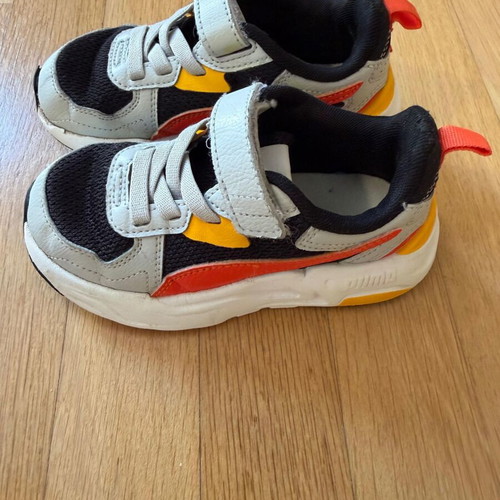 Puma athletic shoes used, size 28, multicolor gray