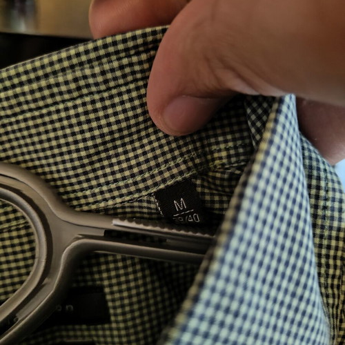 Checked shirt size M like new, black and green