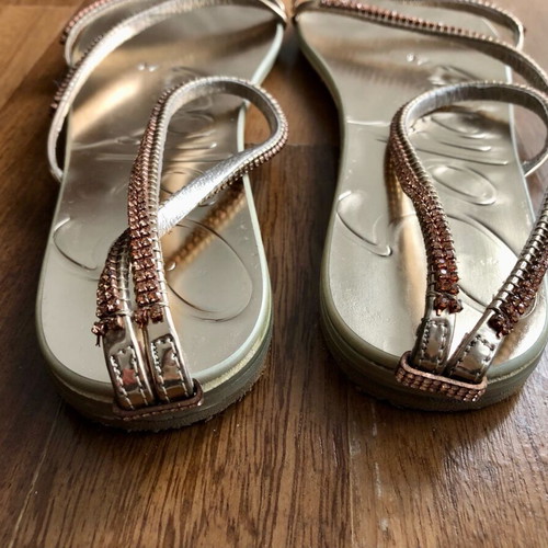 Solidea gold-bronze rhinestone strappy sandals size 39 like new