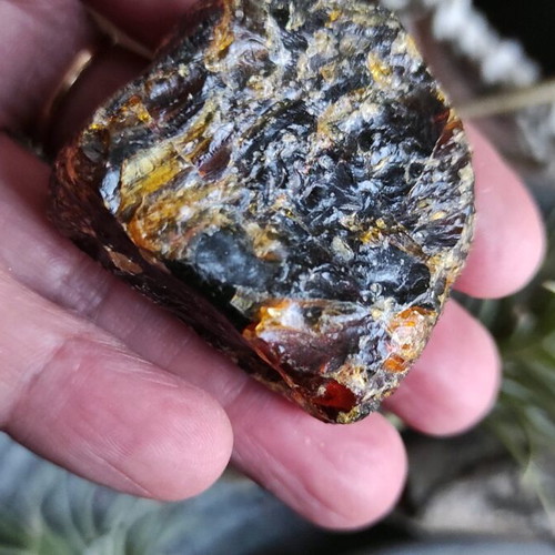 Black amber agate semi-precious stone like new, weight 25.89 g