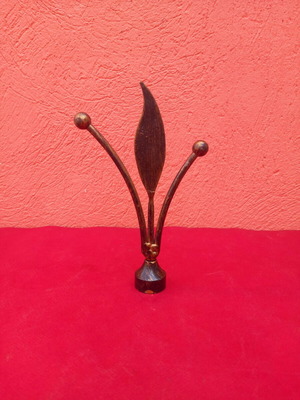 Metal finial