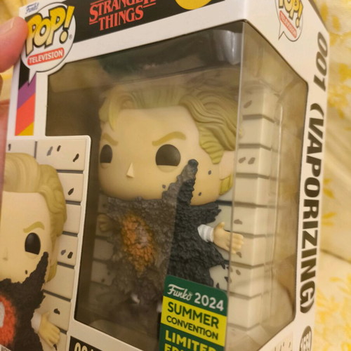 Funko Pop Stranger Things Netflix 001 Vaporizing new in sealed box