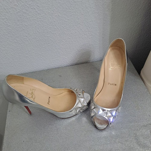 Γόβες Christian Louboutin ασημί σαν καινούργιο