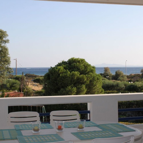 Βίλα με θέα θάλασσα στα Λεγρενά Σουνίου, 6 υπνοδωμάτια, ανακαινισμένη 2012