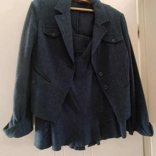 Raxevsky wool blue suit like new, size medium