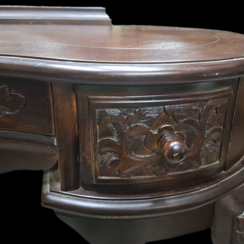 Antique dressing table in dark walnut with side rotating mirrors like new