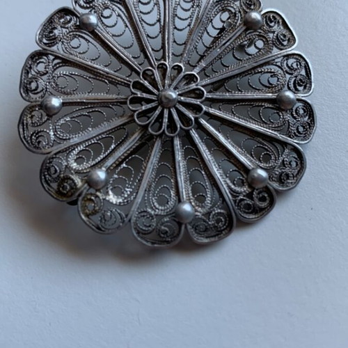 Silver filigree brooch used, 5 cm diameter