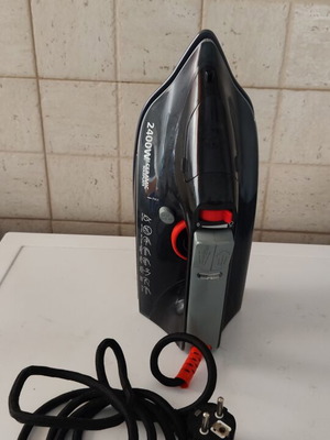 Clothes Iron like new