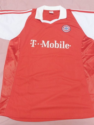 Bayern jersey size XL, like new, official replica