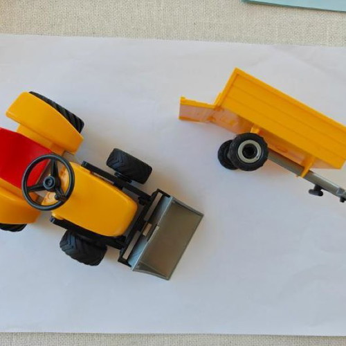 Playmobil Country 4486 Farmer with Small Tractor and Trailer vintage 2004, like new