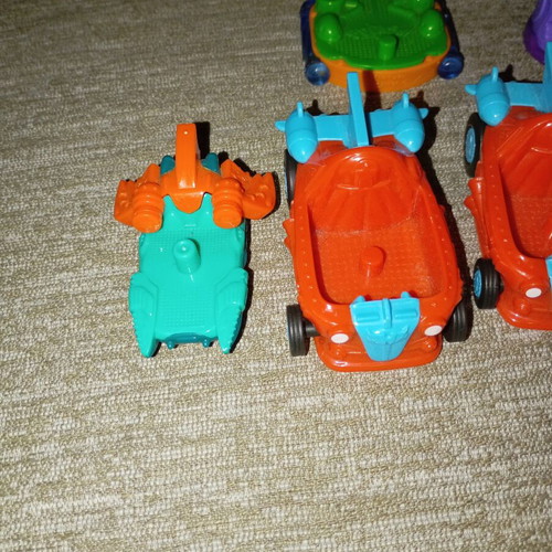 SuperZings set with hideout, vehicles & capsules