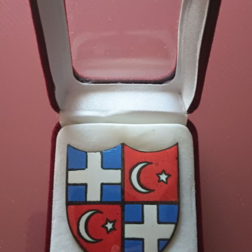 Collectible enamel pin in velvet case like new