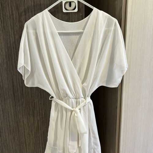 White one-piece shorts romper like new, size S