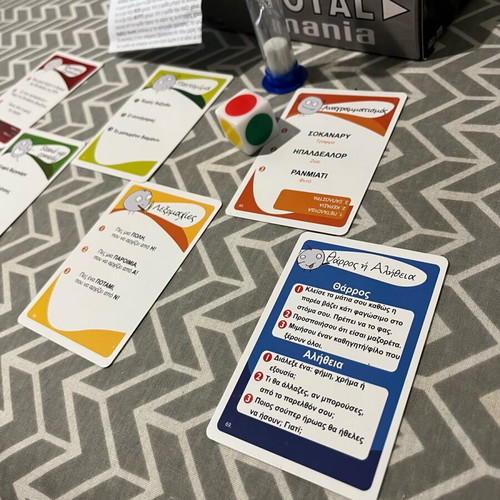 Total Mania Board Game like new