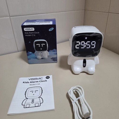 YissVIC Kids Alarm Clock C16 digital astronaut design