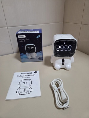 YissVIC Kids Alarm Clock C16 digital astronaut design