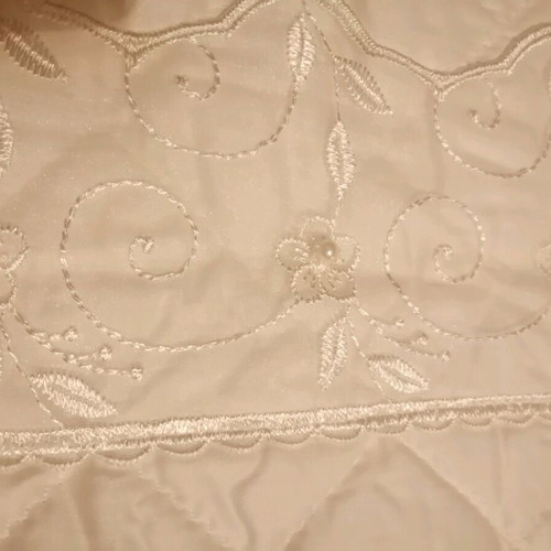 Bridal quilt new with carrying case, 240x270 cm