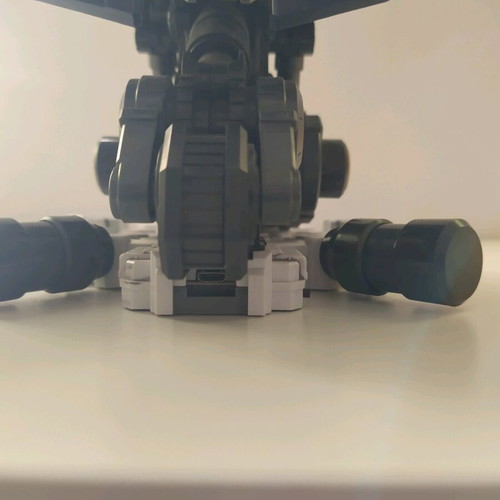 RX-0 Unicorn Gundam Bust 1/35 like new, assembled with LED lighting