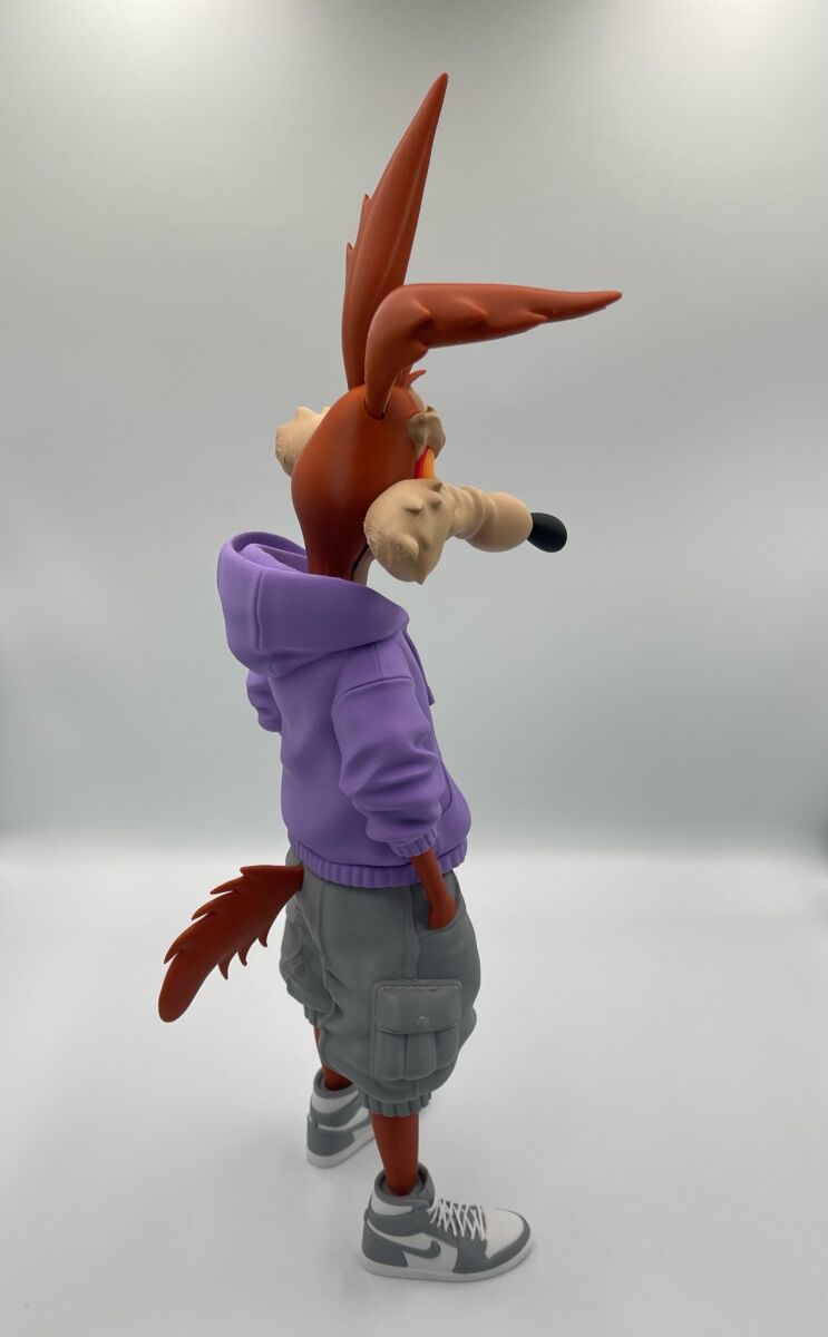 小物 wile_e_coyote57 Wile E. Coyote Figure Purple Streetwear… - € 50,00 - Vendora.cy