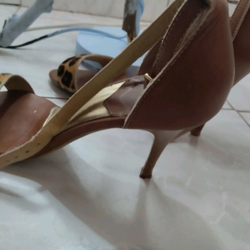 Sandal color tabba used size 39