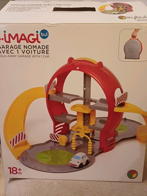 Toy car garage new with floor and car included