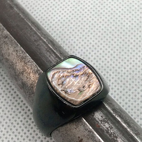 Metal ring painted glossy black with natural mother-of-pearl stone size 12.5 new