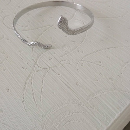 Snake hammered silver steel bracelet like new