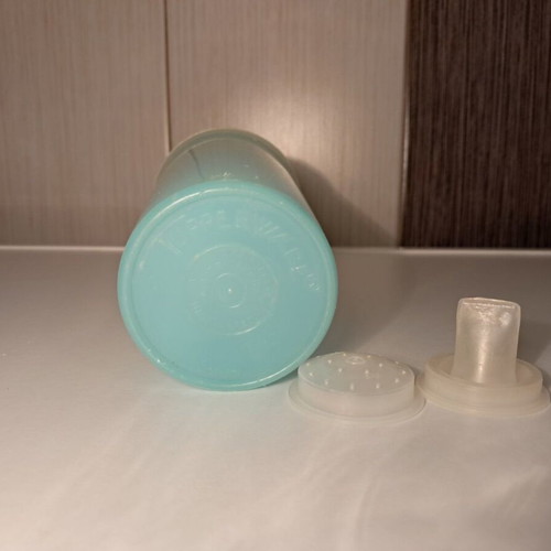 Vintage Tupperware Shaker for Cooking and Baking, new