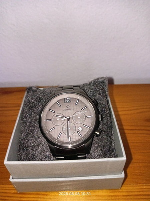 Q&Q, OOZOO, OBAKU wristwatches like new, set of three