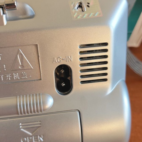 Goldyip GP-A36 cassette player with FM/AM radio