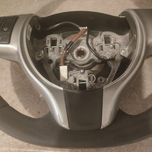 Steering wheel Toyota Yaris MK3 2013 used