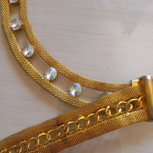 Adjustable metal belt like new with rhinestones gold color