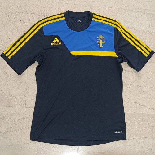 Sweden national team Adidas training jersey 2013 size L like new