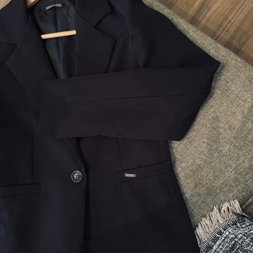 Women's black slim fit blazer size L like new