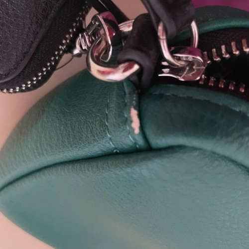 Desigual green crossbody bag like new with detachable wallet